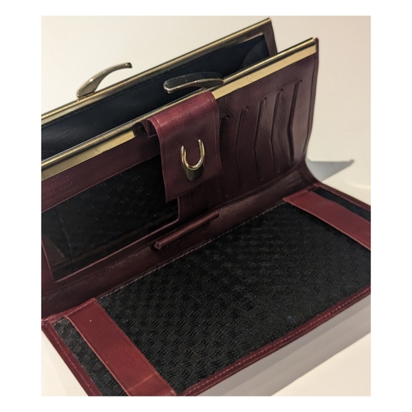 ✨Vintage Wallet Cherry Red w/ Gold Hardware~Real Calf~New in Box - Picture 7 of 7